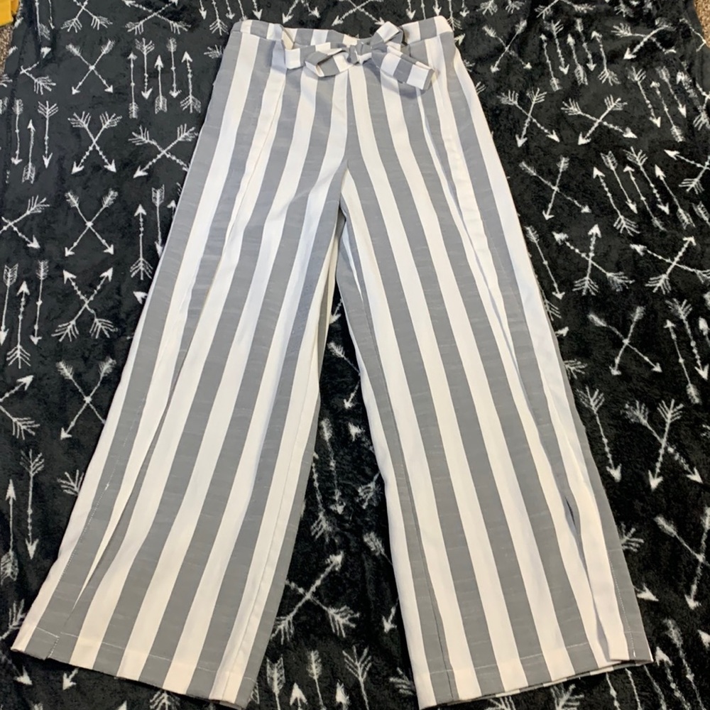 Girls size 12 wide leg linen dress pants from Dillard’s